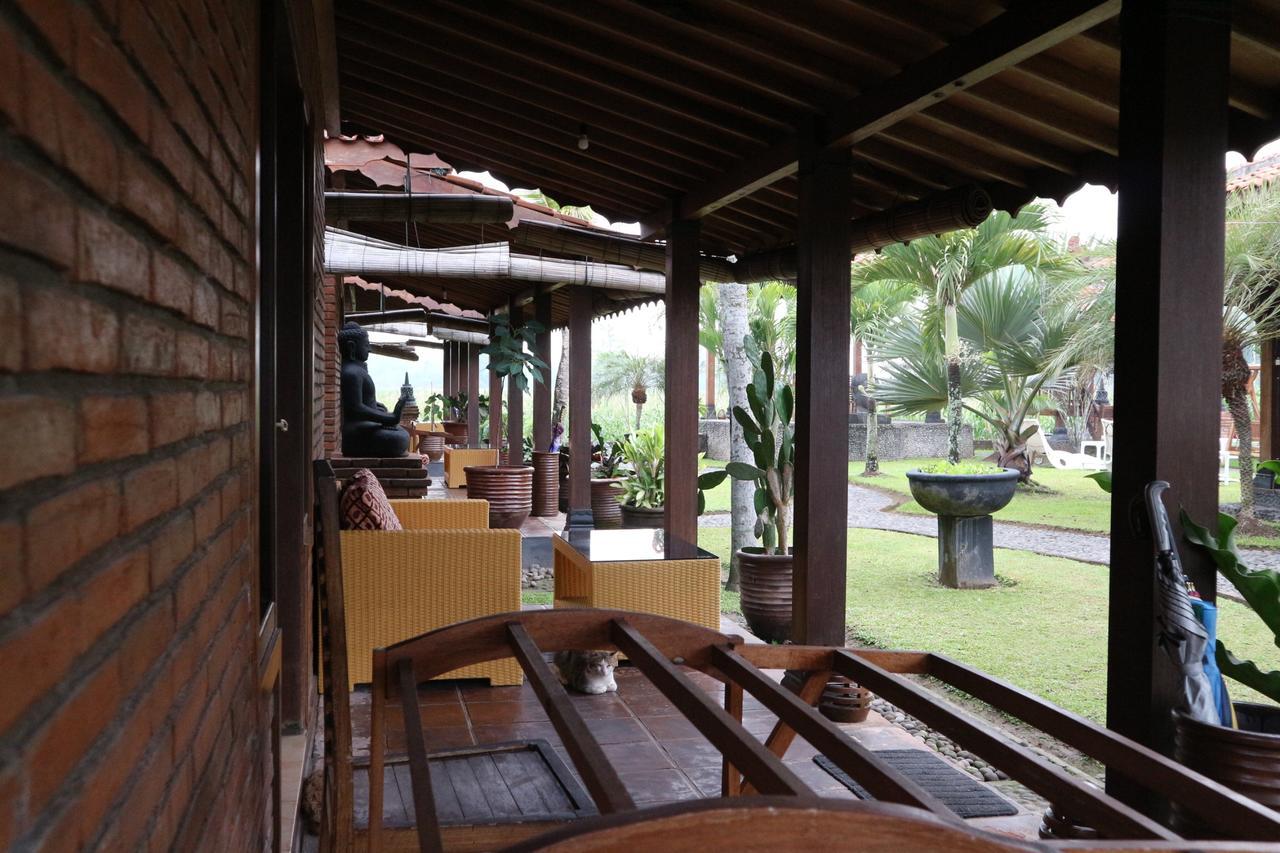 Rumah Dharma 마겔랑 외부 사진
